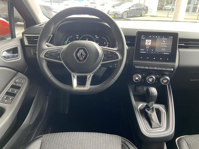 Renault CLIO 1.6 E-Tech Hybrid 140 Intens / CLIMATE CONTROL / PDC + CAMERA / APPLE & ANDROID CARPLAY / 17" INCH VELGEN /