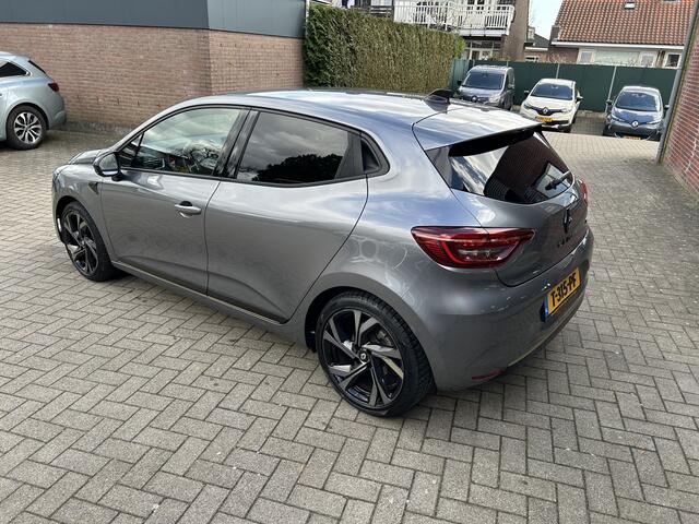 Renault CLIO 1.6 E-Tech Hybrid 145 E-Tech Engineered