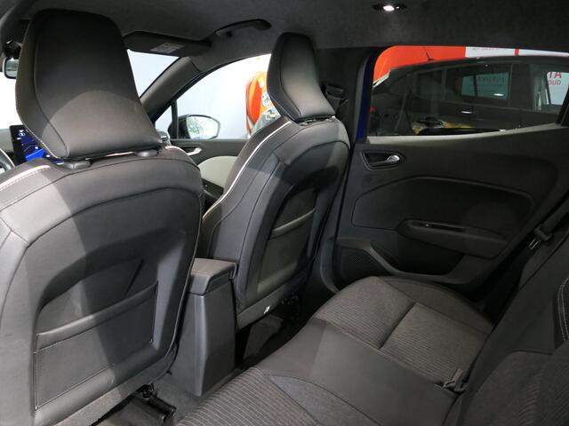 Renault CLIO 1.0 TCe 90 Techno - Dealer onderhouden! - Lage km-stand! - Dodehoek - Groot scherm - Sensor V+A