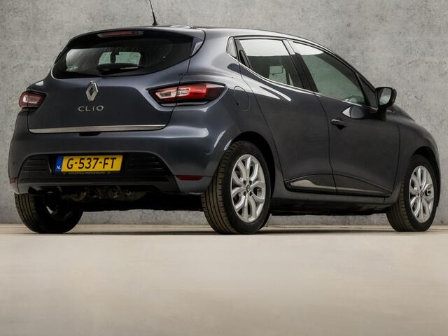 Renault CLIO 0.9 TCe Intens Sport (NAVIGATIE, CLIMATE, LEDER/ALCANTARA, CAMERA, SPORTSTOELEN, LED KOPLAMPEN, CRUISE, LM VELGEN, NIEUWSTAAT)