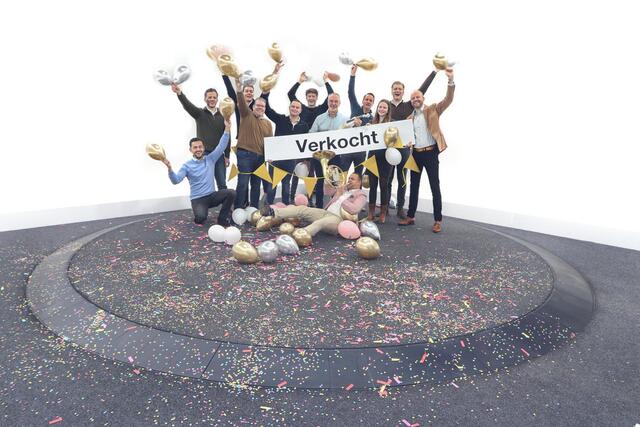 Renault CLIO 1.6 E-Tech Full Hybrid 145 techno | 360 Camera | Adaptieve Cruise Control | Dodehoekdetectie | 9.3 Inch Groot Scherm