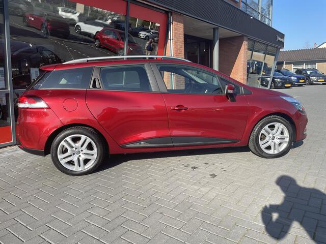 Renault CLIO Estate 0.9 TCe Zen / ALL SEASON BANDEN / PARKEERSENSOREN / CRUISE CONTROL / BASS REFLEX AUDIO
