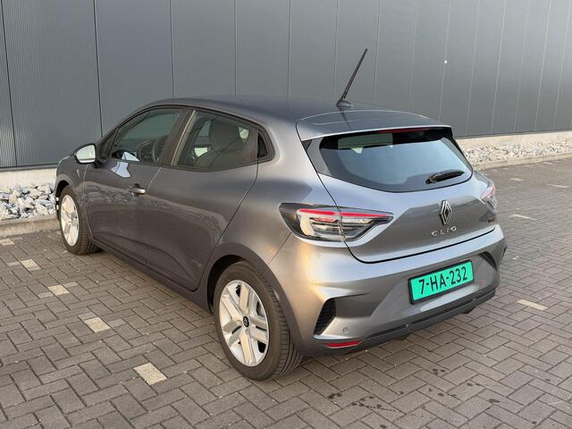 Renault CLIO 1.6 E-Tech Full Hybrid 145 evolution