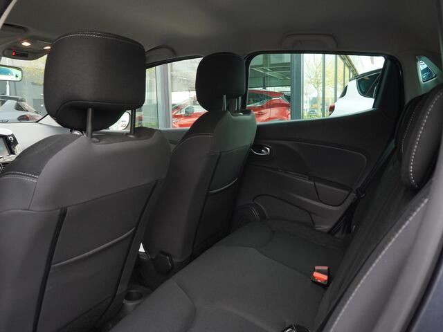 Renault CLIO TCe 90 Limited / 26.000KM / 1E EIGENAAR / NL AUTO / DEALER OND. / NAVI / PDC A / PRIV GLASS / DAB+ / CLIMATE / CRUISE / KEYLESS / BLUETOOTH / START / STOP / 16'' LMV
