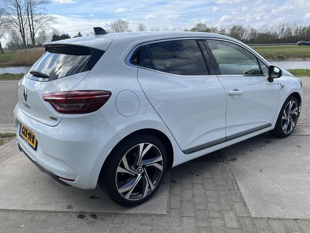 Renault CLIO 1.0 TCe R.S. Line / 360 Camera / Stoelverw. / Apple Carplay - Android Auto / Keyless / 17''LMV / 2e Paasdag open 09.00-17.00 uur