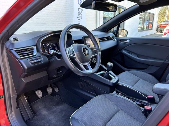 Renault CLIO 1.0 TCe Intens | Navigatie | Achteruitrijcamera | Cruise control | Parkeersensoren | DAB radio |