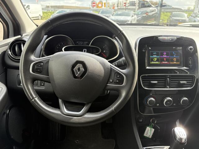 Renault CLIO Estate 0.9 TCe Limited | NAP | Navigatie | DAB | Parkeersensoren | Cruise Control | Airco | Key-less |