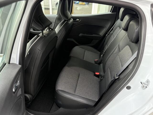 Renault CLIO 1.0 TCe Intens | NAP | 360 Graden camera | Climate Control | Key-less | LED | DAB | Lichtmetaal |