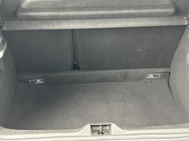 Renault CLIO 0.9 TCe Limited | Navigatie | Parkeersensoren Achter | Airco | Cruise Control |