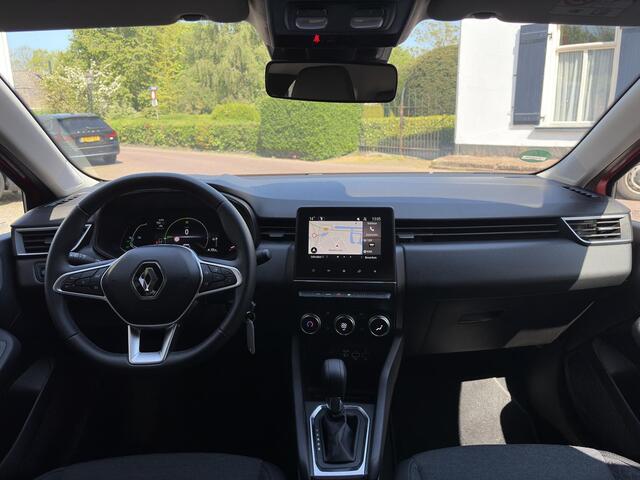 Renault CLIO V 1.6 E-Tech Hybrid 145 Evolution Dealeronderhouden | All seasonbanden | Parkeersensoren voor + achter | Premium kleur rouge flamme | Armsteun | Easylink navigatiesysteem | Apple Carplay/Android Auto