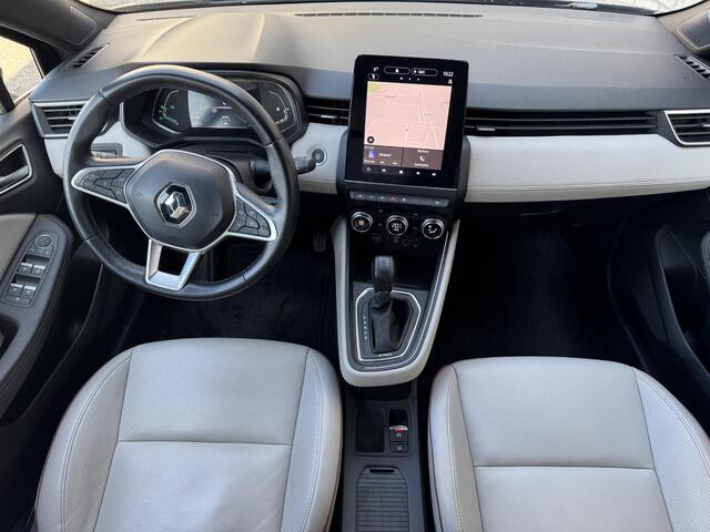 Renault CLIO 1.6 E-Tech Hybrid 140 Initiale Paris | Afneembare Trekhaak | Apple CarPlay + Android Auto | Achteruitrijcamera | Stoel + Stuurverwarming |