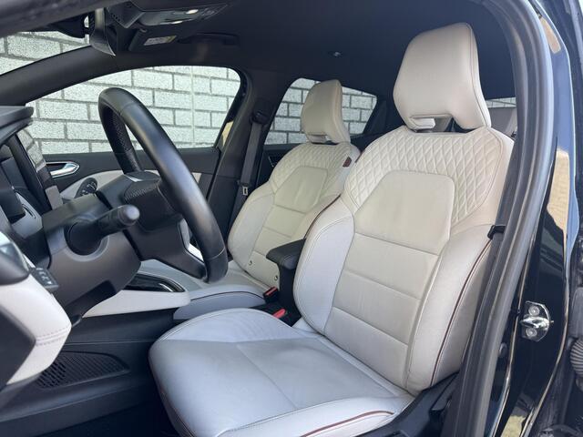 Renault CLIO 1.6 E-Tech Hybrid 140 Initiale Paris | Afneembare Trekhaak | Apple CarPlay + Android Auto | Achteruitrijcamera | Stoel + Stuurverwarming |