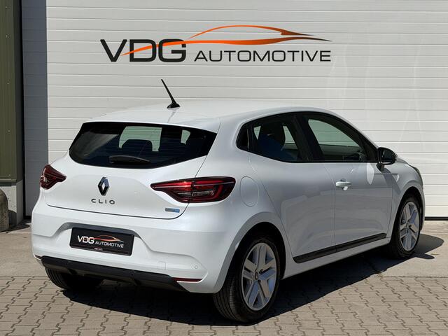Renault CLIO 1.6 E-Tech Hybrid 140 Business Zen / Airco / Stoelverwarming / Navigatie / Sensoren V+A / Carplay / Cruise Controle