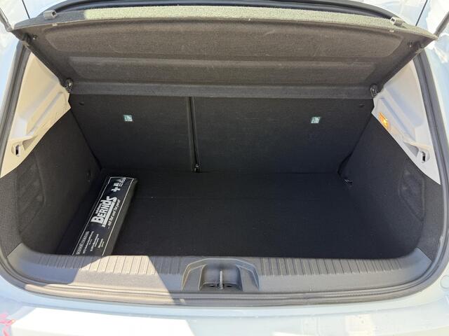 Renault CLIO 1.6 E-Tech Hybrid 140 Business Zen / Airco / Stoelverwarming / Navigatie / Sensoren V+A / Carplay / Cruise Controle