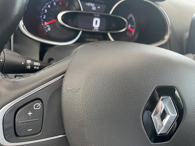 Renault CLIO Estate 0.9 TCe Intens Airco - Achteruitrijcamera - Parkeersensor achter - Navigatie - Cruise control - Dakrails - Licht metalen velgen 16 inch - Led verlichting - Elektrische ramen - Keyless entry/ start - Bluetooth - Stuur multifunctioneel - Stuur leder 