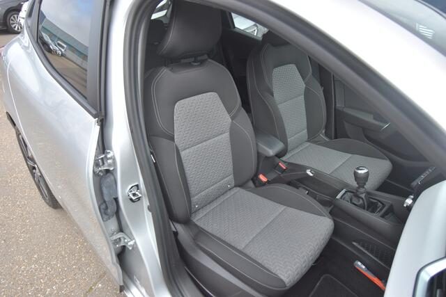 Renault CLIO 1.0 TCe 90 Evolution , CLIMATR , CR CONTR , NAVI , LMV16 , PDC A ,