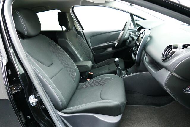 Renault CLIO Estate 0.9 TCe Limited. Navi, Cruise, Carplay/Android, 16"LMV, Haak 1200kg