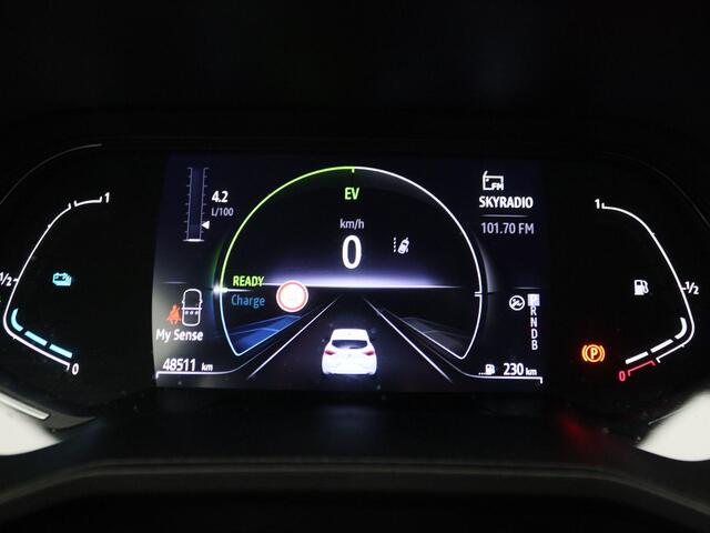 Renault CLIO E-Tech Hybrid 140 Intens | Automaat | Climate Control | Apple Carplay/Android Auto | Cruise Control | lederen/stof bekleding | LED koplampen | lichtmetalen velgen 16" |