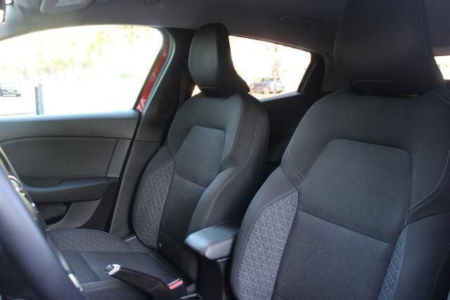 Renault CLIO 1.6 E-Tech Hybrid 140 Intens