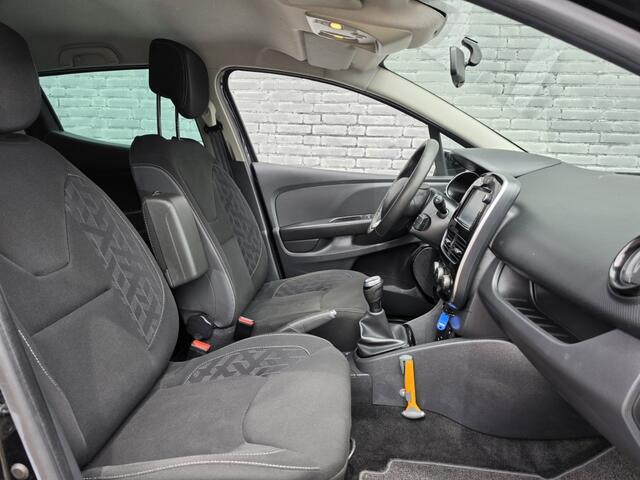 Renault CLIO 0.9 TCe Limited Navi/Cruise/Airco/PDC ?