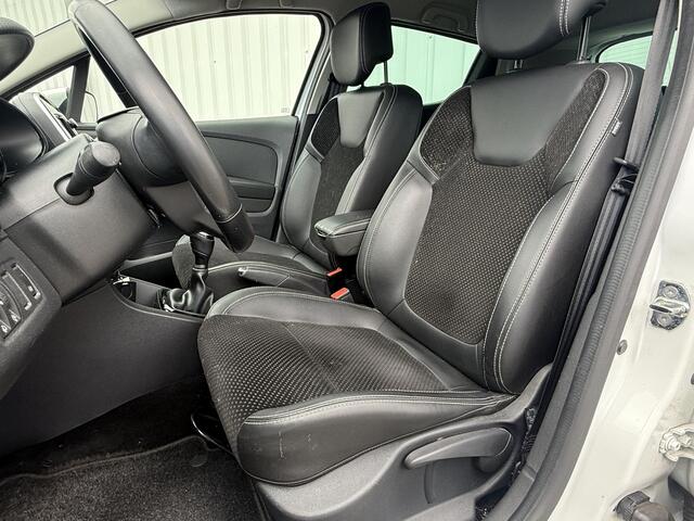 Renault CLIO 0.9 TCe 90 Intens | LED | Navigatie | Climate Control | Cruise Control | Parkeersensoren | Lichtmetalen velgen 17" | Apple Carplay/Android Auto
