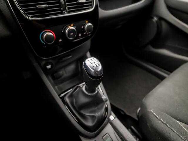 Renault CLIO Estate 0.9 TCe Sport (NAVIGATIE, CRUISE, PARKEERSENSOREN, GETINT GLAS, SPORTSTOELEN, BASS REFLEX, LM VELGEN, NIEUWSTAAT)