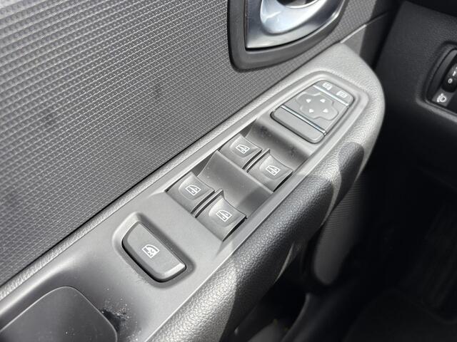 Renault CLIO Estate 0.9 TCe Limited | NAP | 100% dlr onderhouden | Trekhaak | Navigatie | Airco | Cruise Control | Key-less | Parkeersensoren | Lichtmetaal |