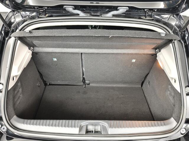 Renault CLIO 1.0 TCe 90 Evolution | All-Season banden | Navigatie | Cruise Control | Parkeersensoren |