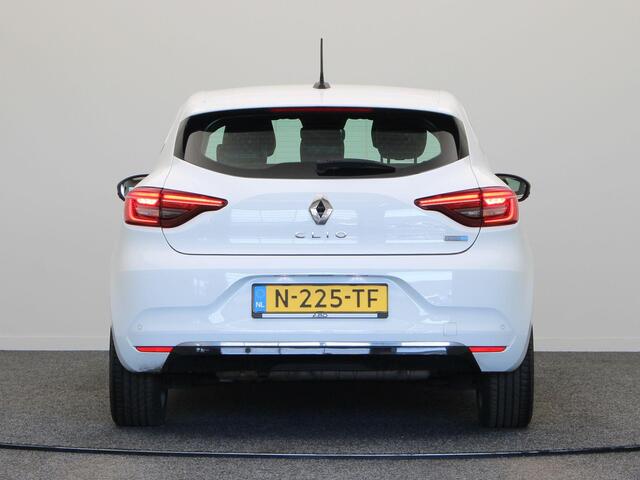 Renault CLIO E-Tech Hybrid 140pk Intens | Cruise control | Climate control | Achteruitrijcamera | Navigatie | Apple carplay / Android auto |
