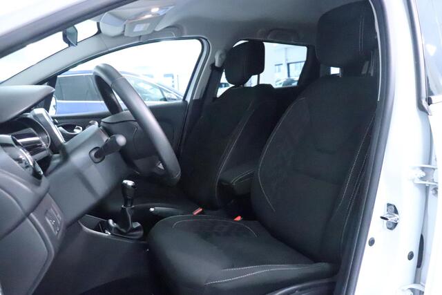 Renault CLIO Estate 0.9 TCe Limited | Airco | Navigatie | Parkeersensor | Cruise control | All-Season |