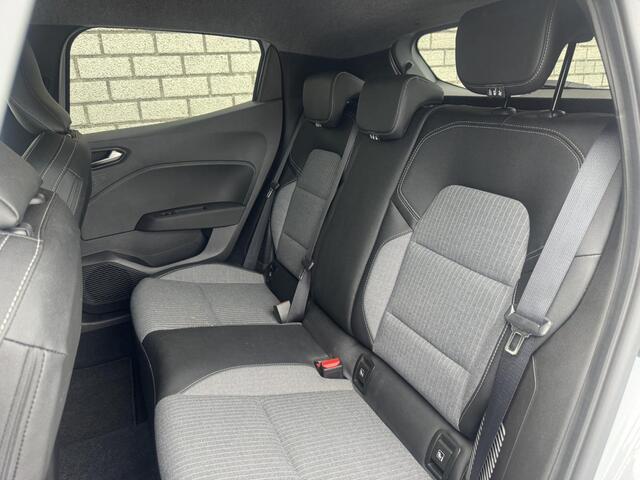 Renault CLIO 1.6 E-Tech Full Hybrid 145 Techno | Achteruitrijcamera | Apple CarPlay / Android Auto | Climate Control | DAB+ |