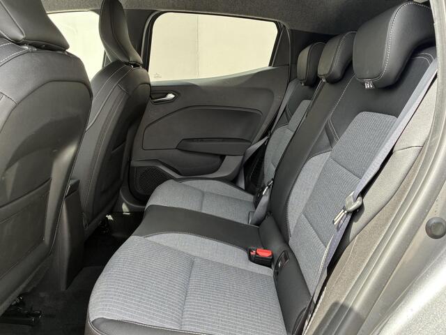 Renault CLIO 1.6 E-Tech Full Hybrid 145 techno / Fabrieksgarantie t/m 09-2027 / Achteruitrijcamera / Apple Carplay/Android Auto / Navigatie / All-Season Banden / Stoel-/Stuurverwarming /