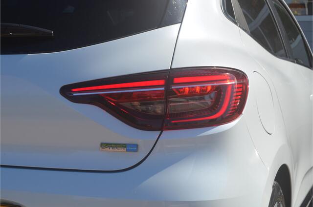 Renault CLIO AUTOMAAT 1.6 E-Tech Hybrid 140 Intens 12 mnd. gar.