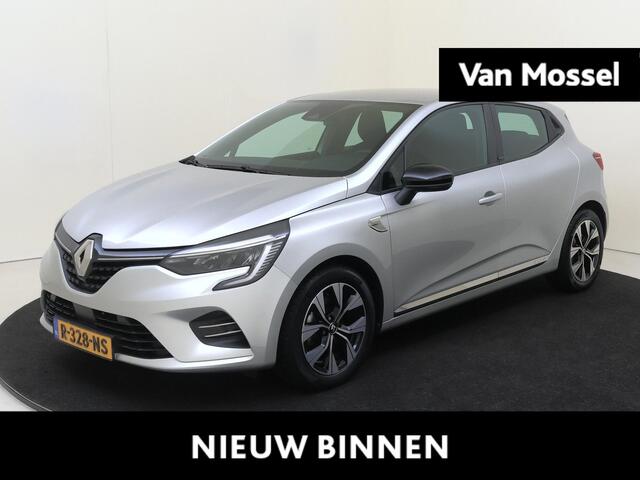 Renault CLIO 1.6 E-Tech Hybrid 140 Limited | airco automatisch | Apple Carplay/Android | cruise control | LED koplampen | lederen bekleding | lichtmetalen velgen 17"| navigatiesysteem full map | rijstrooksensor met correctie | voorstoelen verwarmd |