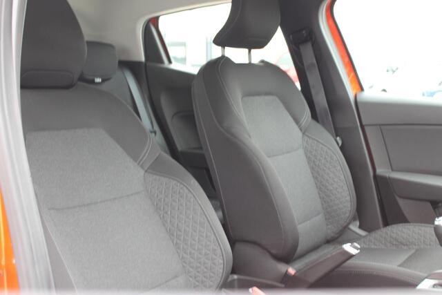 Renault CLIO 1.0 TCe 101 PK Zen | Parkeersensoren achter | NAVI | Apple car play |