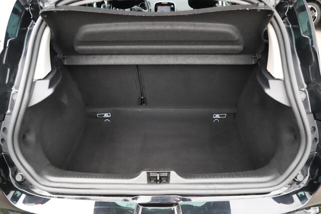 Renault CLIO 0.9 TCe Limited 16 inch LMV Navigatie Bluetooth Airco Cruise Control LED Parkeersensor
