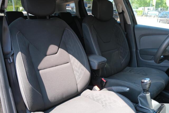 Renault CLIO Estate 0.9 TCe 90pk Limited | Navi | Trekhaak | Airco | PDC