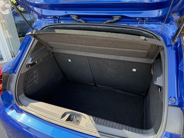 Renault CLIO 1.0 TCe R.S. Line | NAP | Stoelverwarming | 360 graden camera | Navigatie | Climate Control | Key-less | Lichtmetaal 17'' |