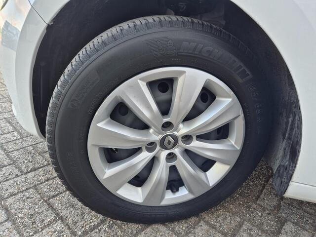 Renault CLIO 1.0 TCe Life AC, PDC, All Season, NL Auto BTW.