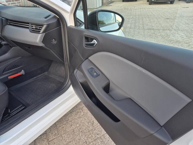 Renault CLIO 1.0 TCe Life AC, PDC, All Season, NL Auto BTW.