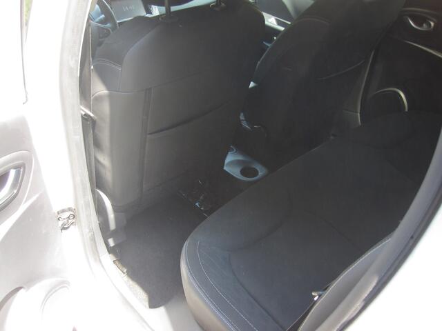 Renault CLIO Estate 0.9 TCe Limited wordt afgeleverd met nieuwe apk +beurt +garantie