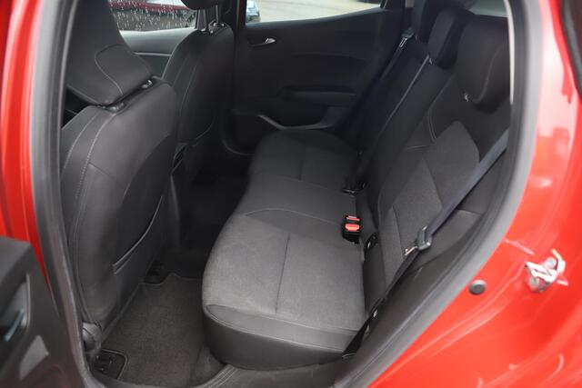 Renault CLIO 1.0 TCe Business Zen Navigatie Achteruitrijcamera Parkeersensors Airco Climate & Cruise Control LED
