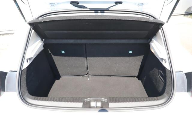 Renault CLIO 1.0 TCe Zen 16 inch LMV Navigatie Parkeersensors Airco Cruise Control LED Rijstrooksensor