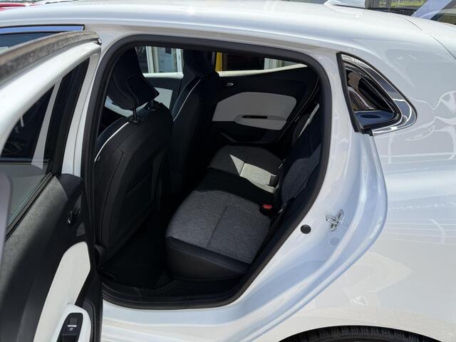 Renault CLIO 1.6 E-Tech Hybrid 140 Serie Limitee E-TECH | NAP | Navigatie | Climate Control | Achteruitrijcamera | Key-less | DAB | Cruise Control | LED |