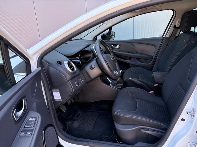 Renault CLIO 0.9 TCe Limited Navigatie/Bluetooth/Parkeerhulp/Cruise-control