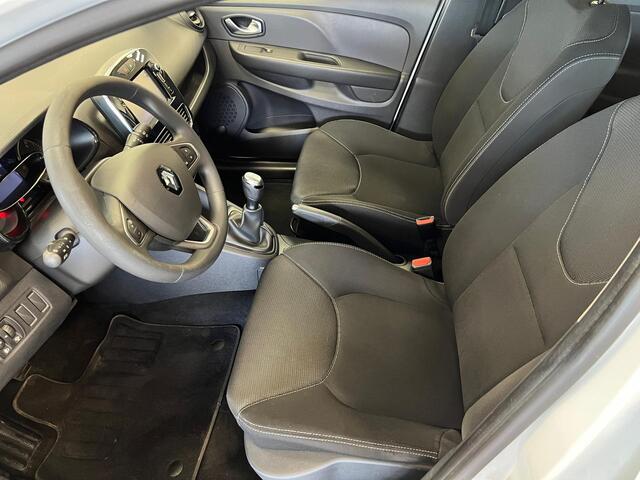 Renault CLIO 1.2 16V / 5-DEURS / NAVI / AIRCO /