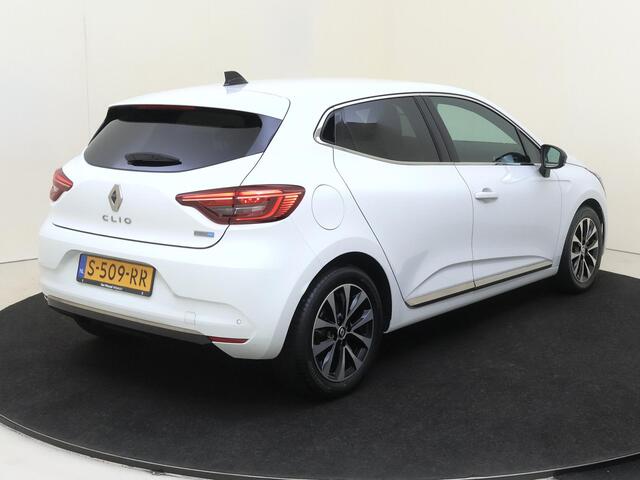 Renault CLIO 1.6 E-Tech Hybrid 145 Techno | Pack Advanced Safety | Apple Carplay/Android Auto | cruise control | electronic climate control | kunstlederen/stof bekleding | LED koplampen | lichtmetalen velgen 16" | navigatiesysteem | rijstrooksensor met correctie