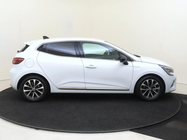 Renault CLIO 1.6 E-Tech Hybrid 145 Techno | Pack Advanced Safety | Apple Carplay/Android Auto | cruise control | electronic climate control | kunstlederen/stof bekleding | LED koplampen | lichtmetalen velgen 16" | navigatiesysteem | rijstrooksensor met correctie