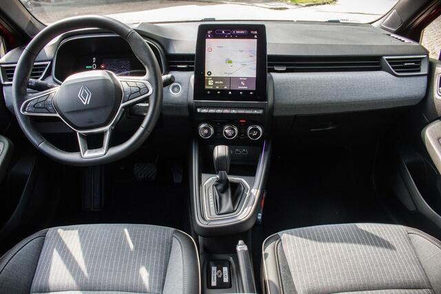 Renault CLIO 1.6 E-Tech Full Hybrid 145 techno | Cruise Control | Climate Control | Camera | Pack winter | 17 Inch Lichtmetalen Velgen | 7900KM! | Wordt verwacht