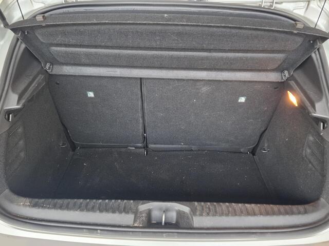Renault CLIO 1.0 TCe Intens | NAVIGATIE | STOELVERWARMING | PARKEERSENSOREN ACHTER |
